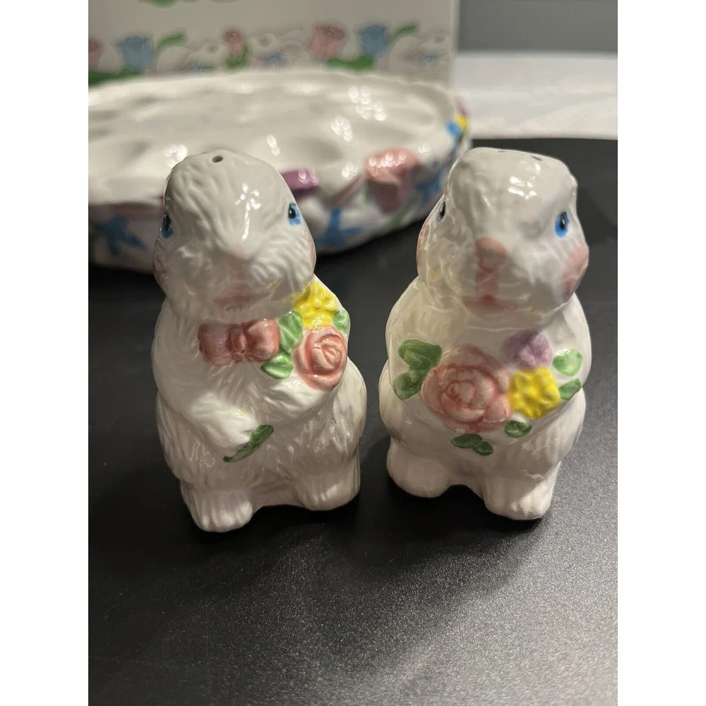 Ceramic Easter Egg Plate with Bunny Rabbit Salt n Pepper Shakers IOB